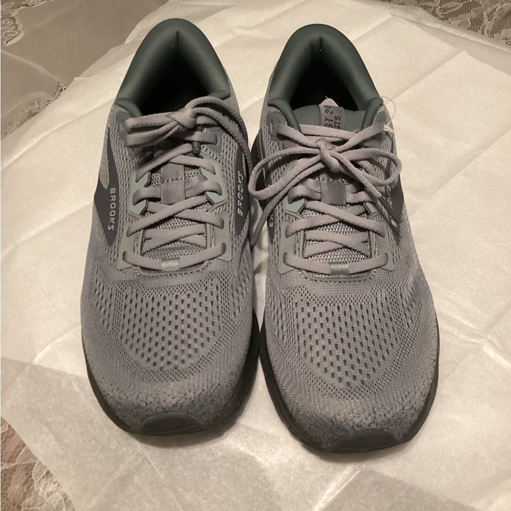 Brooks Men's Beast GTS 24 Supportive Running & Walking Shoe Gray/Ebony